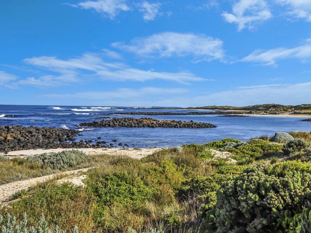Hearns Beachside Villa 2 Port Fairy Extérieur photo